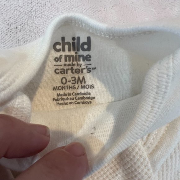 3 Onesies 2 Plain and 1 With A Decorative Design For Mom 3 - 6 Months - Picture 5 of 7